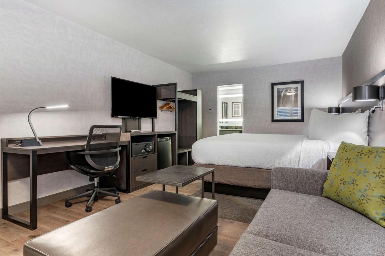 Best Western Plus Hilltop Inn Redding Exterior foto