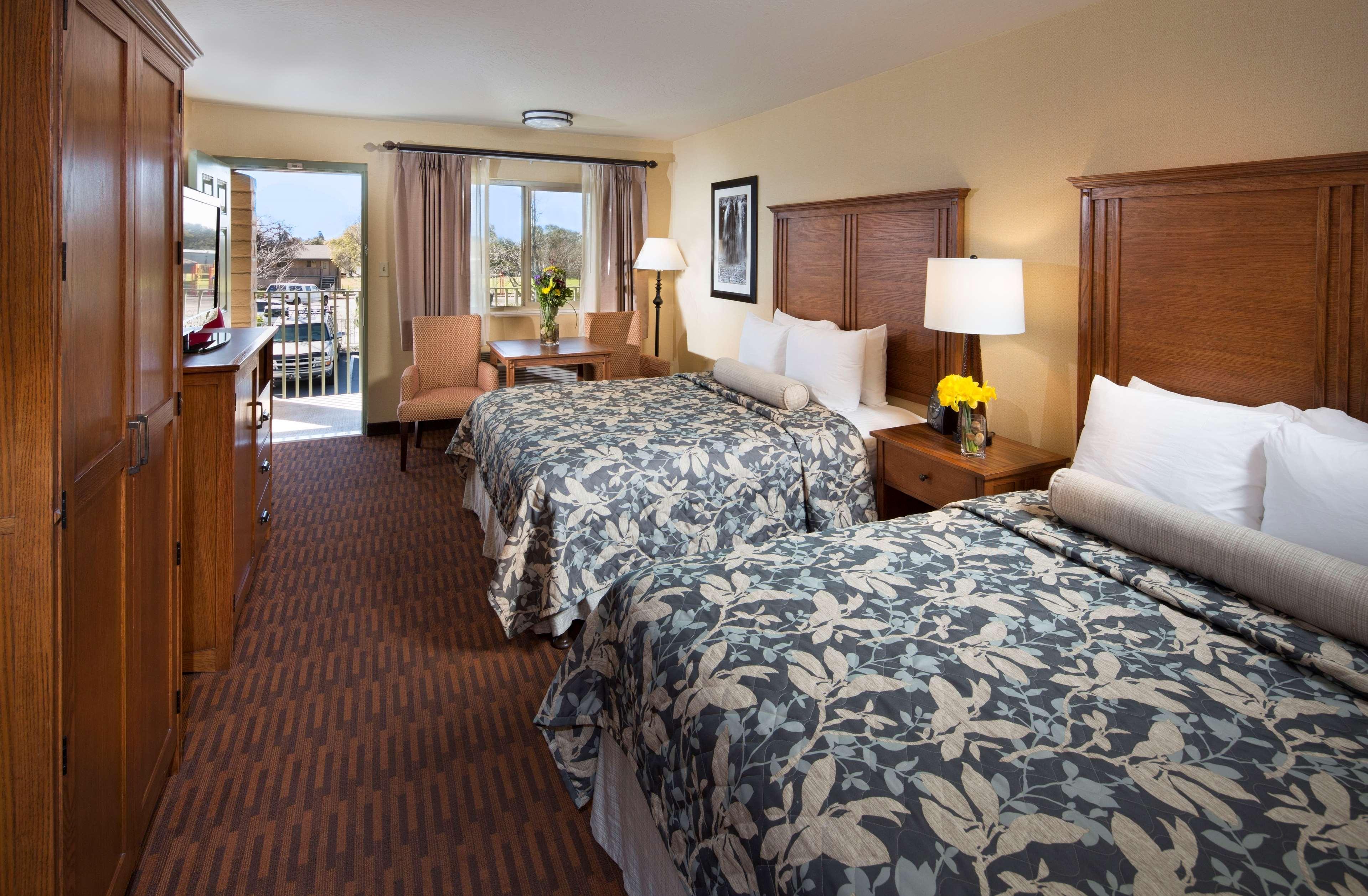 Best Western Plus Hilltop Inn Redding Exterior foto
