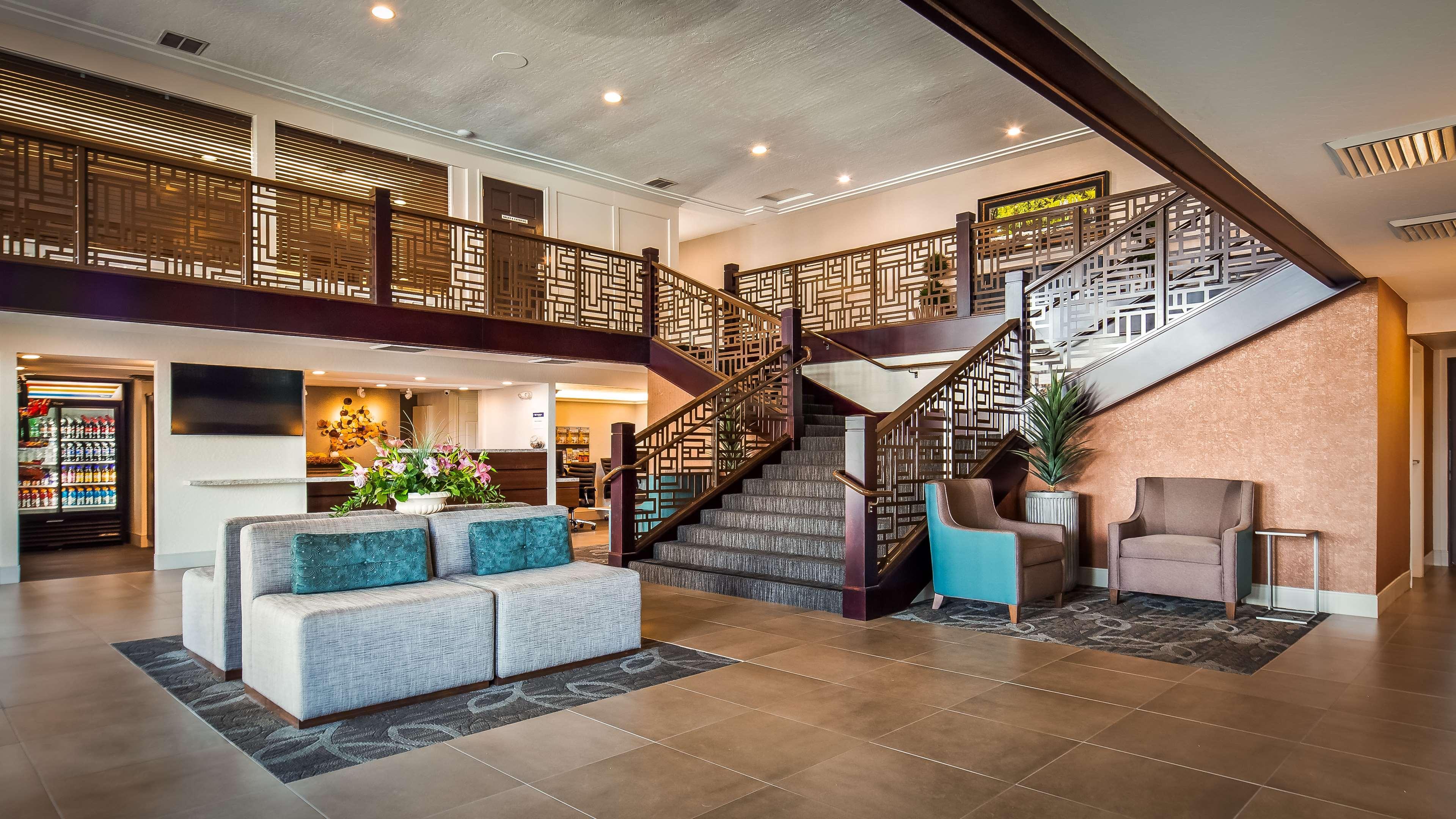Best Western Plus Hilltop Inn Redding Exterior foto