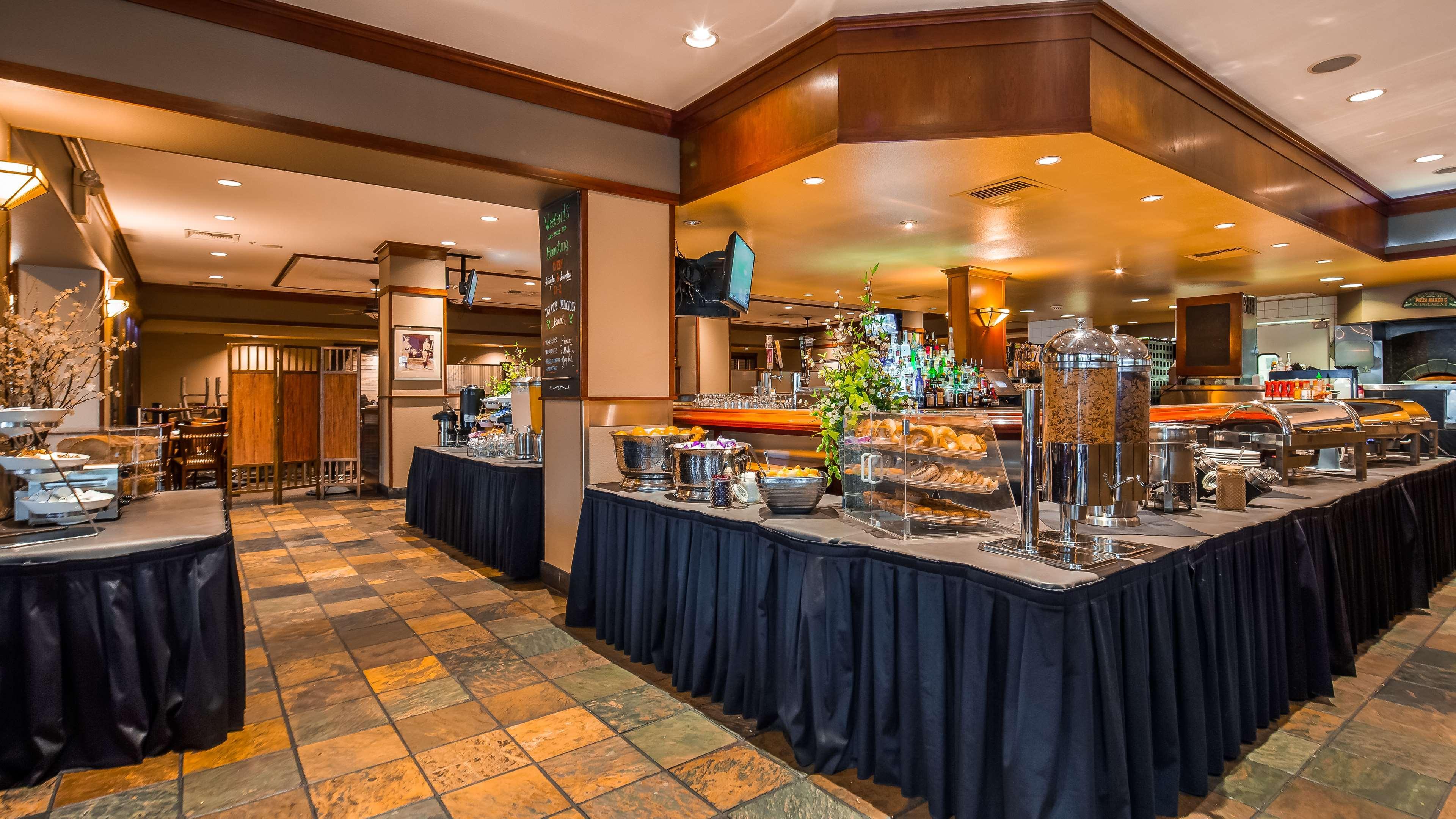 Best Western Plus Hilltop Inn Redding Exterior foto